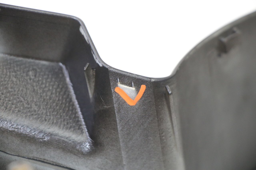 photo de FRONT HANDLEBAR COVER VENESI FLY RETRO 4T 50 (2020 - 2025)