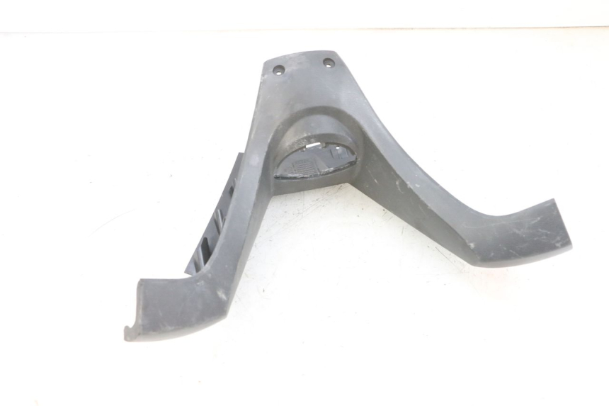 photo de HANDLE BAR FRONT PANEL SYM GTS EVO 125 (2009 - 2013) - Technical close-up