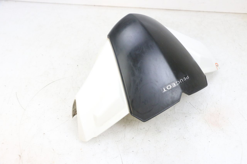 photo de HANDLEBAR COVER FRONT PEUGEOT KISBEE 4T 50 (2010 - 2017) - Distinctive features