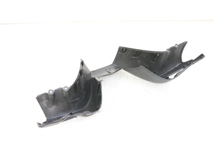photo de HANDLEBAR COVER FRONT PIAGGIO MP3 500 (2011 - 2015)