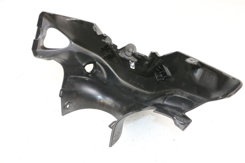 photo de HANDLE BAR FRONT PANEL YAMAHA NEO'S CORE 1 (2022 - 2026) - Technical close-up