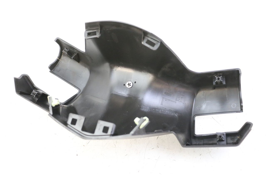 photo de HANDLEBAR COVER FRONT PEUGEOT CITYSTAR 125 (2011 - 2017)