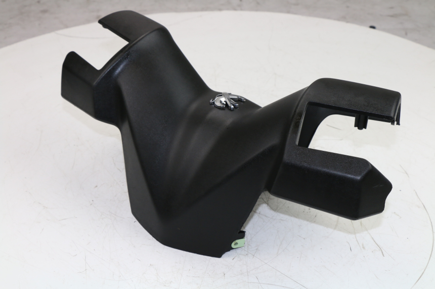 photo de HANDLEBAR COVER FRONT PEUGEOT CITYSTAR 125 (2011 - 2017)