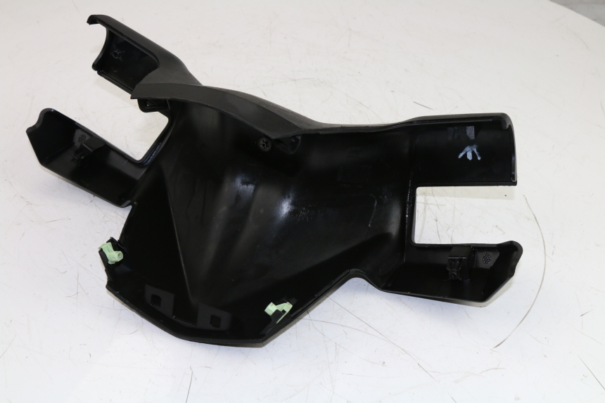 photo de HANDLEBAR COVER FRONT PEUGEOT CITYSTAR 125 (2011 - 2017)