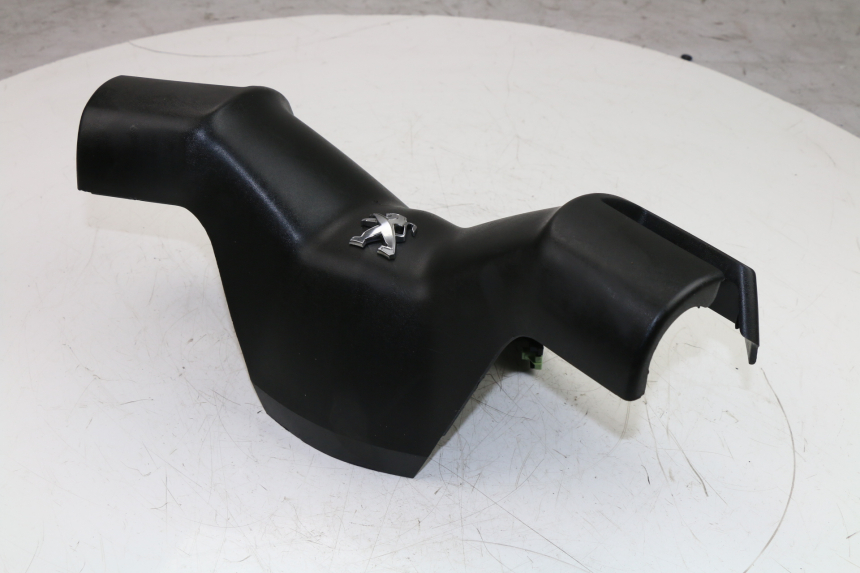 photo de HANDLEBAR COVER FRONT PEUGEOT CITYSTAR 125 (2011 - 2017)