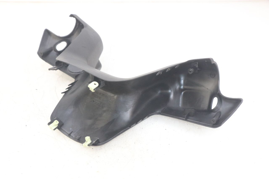 photo de HANDLEBAR COVER FRONT PEUGEOT ELYSEO 125 (1999 - 2004)