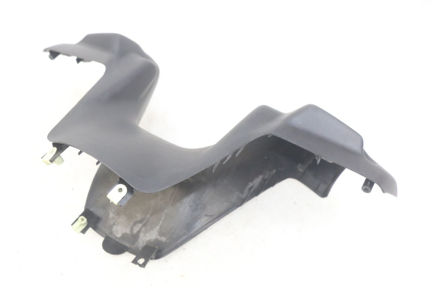 photo de HANDLEBAR COVER FRONT PEUGEOT ELYSEO 125 (1999 - 2004)