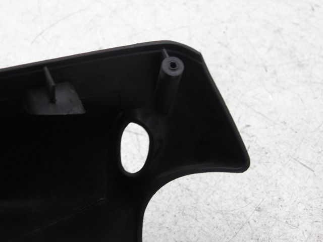 photo de HANDLEBAR COVER FRONT PEUGEOT ELYSEO 125 (1999 - 2004)