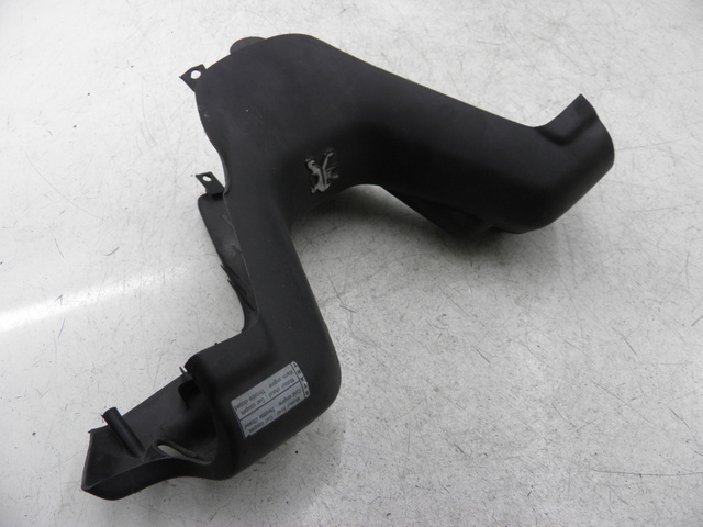 photo de HANDLEBAR COVER FRONT PEUGEOT ELYSEO 125 (1999 - 2004)