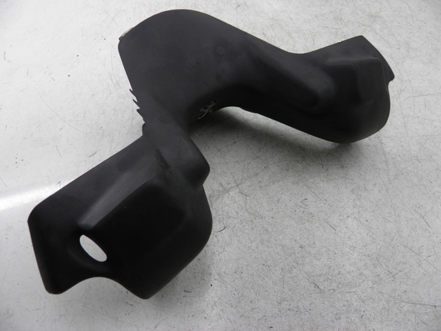 photo de HANDLEBAR COVER FRONT PEUGEOT ELYSEO 125 (1999 - 2004)