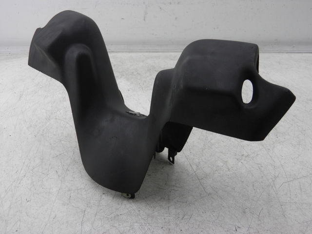 photo de HANDLEBAR COVER FRONT PEUGEOT ELYSEO 125 (1999 - 2004)