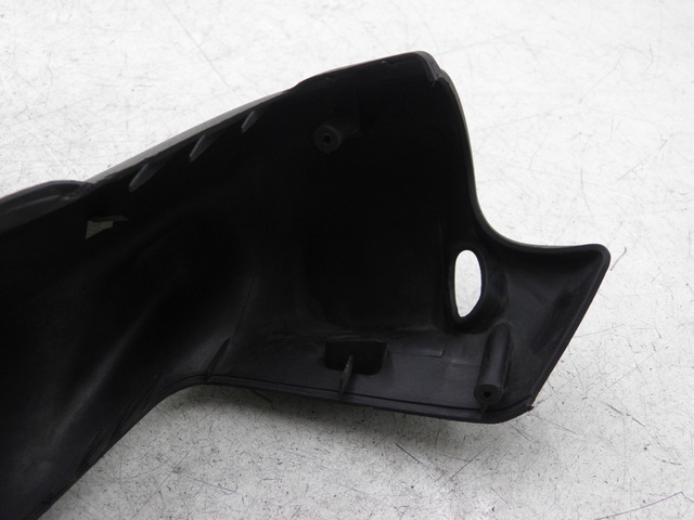photo de HANDLEBAR COVER FRONT PEUGEOT ELYSEO 125 (1999 - 2004)