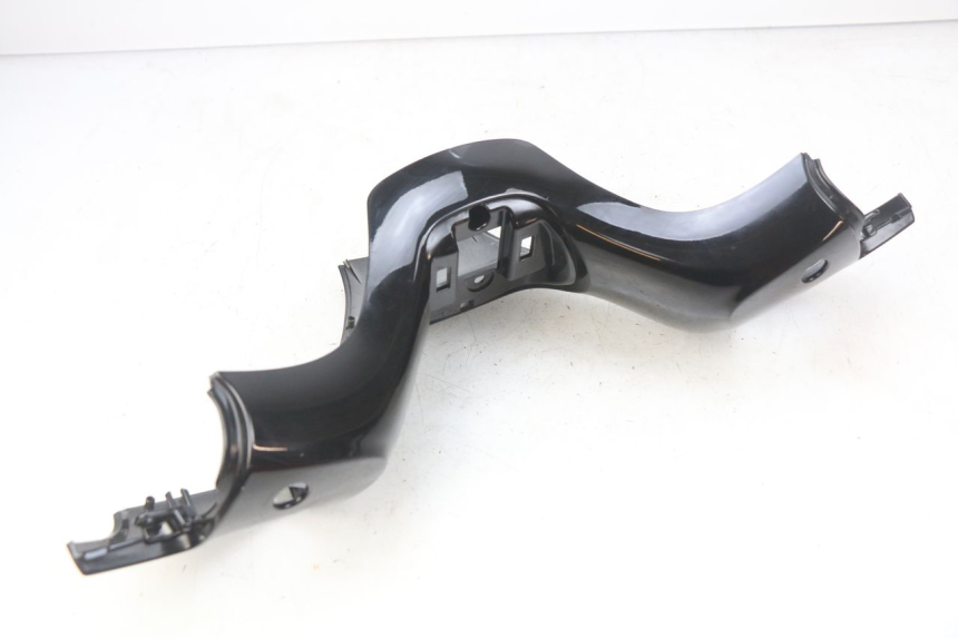 photo de HANDLEBAR COVER FRONT PIAGGIO MP3 500 (2014 - 2016)