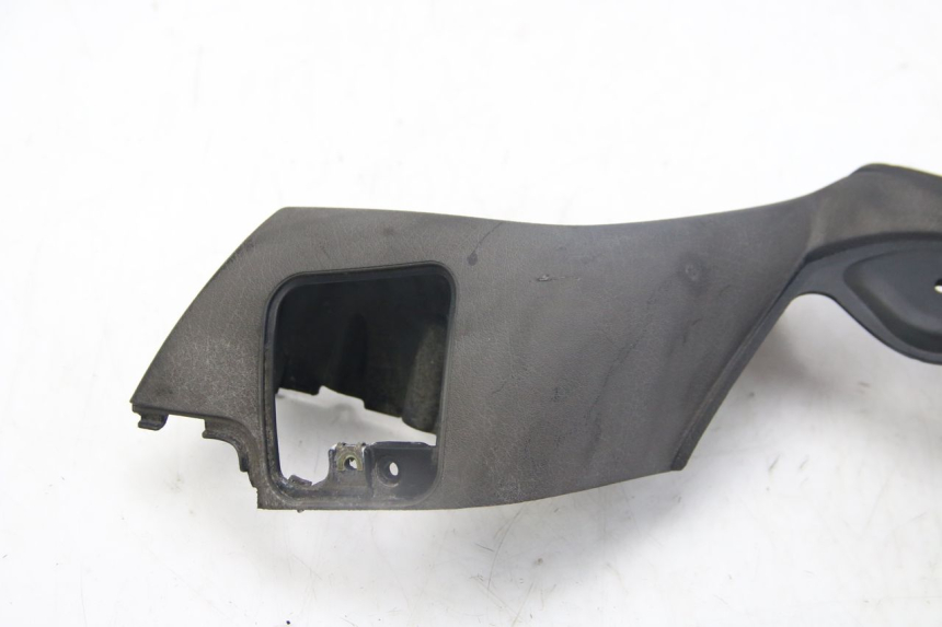 photo de HANDLEBAR COVER FRONT PIAGGIO MP3 125 (2006 - 2014)