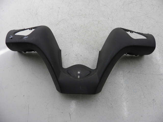 photo de HANDLEBAR COVER FRONT PIAGGIO MP3 125 (2006 - 2014)