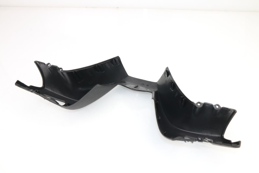 photo de HANDLEBAR COVER FRONT PIAGGIO MP3 500 (2011 - 2015)