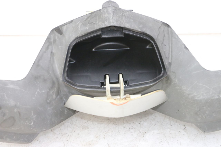 photo de HANDLE BAR FRONT PANEL PEUGEOT SATELIS 125 (2013 - 2018)