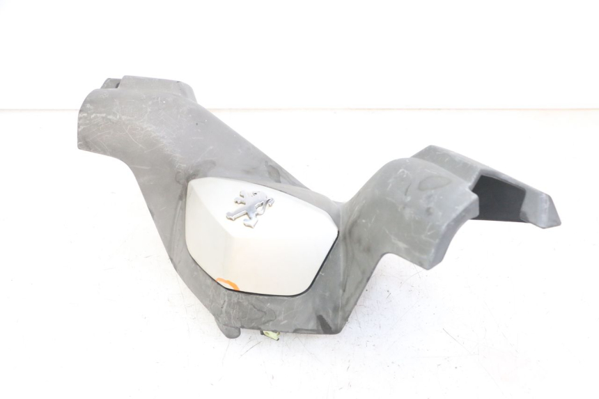 photo de HANDLE BAR FRONT PANEL PEUGEOT SATELIS 125 (2013 - 2018)