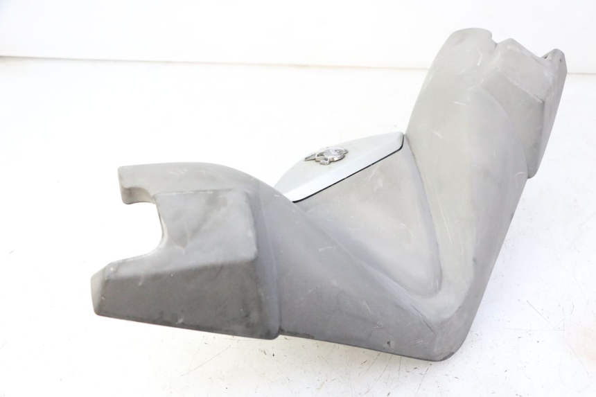 photo de HANDLE BAR FRONT PANEL PEUGEOT SATELIS 125 (2010 - 2012)