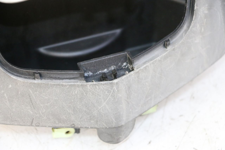 photo de HANDLE BAR FRONT PANEL PEUGEOT SATELIS 125 (2010 - 2012)