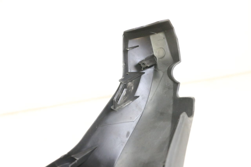 photo de HANDLEBAR COVER FRONT SUZUKI UH BURGMAN 125 (2002 - 2006)