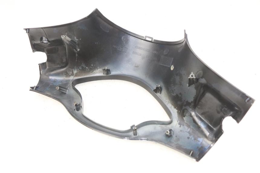photo de HANDLEBAR COVER FRONT PIAGGIO VESPA PRIMAVERA 2T 50 (2013 - 2018)