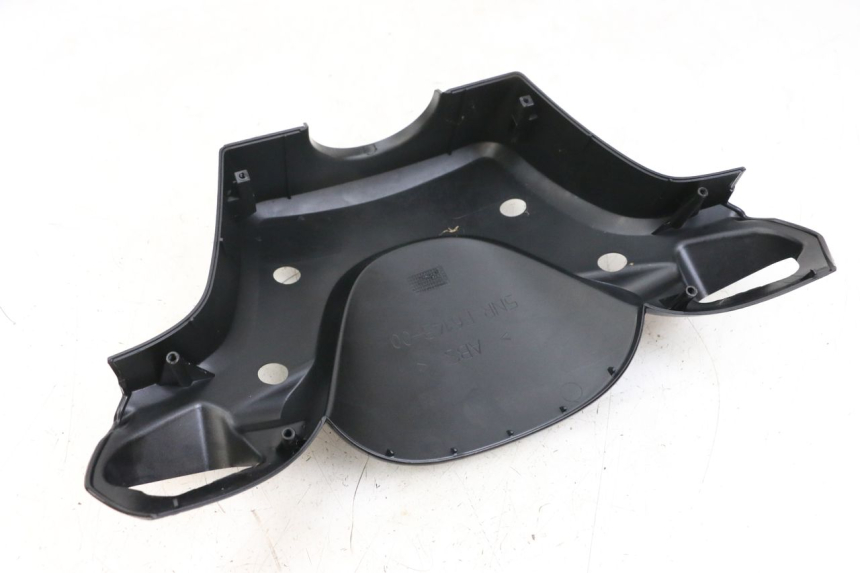 photo de HANDLEBAR COVER FRONT YAMAHA YP MAJESTY 125 (2002 - 2006)