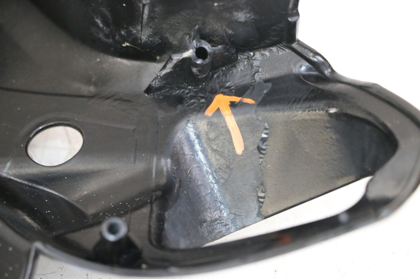 photo de HANDLEBAR COVER FRONT YAMAHA YP MAJESTY 125 (2007 - 2010)