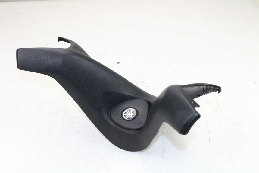 photo de HANDLEBAR COVER FRONT YAMAHA YP MAJESTY 400 (2004 - 2008)