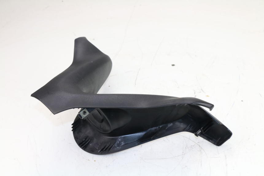 photo de HANDLEBAR COVER FRONT YAMAHA YP MAJESTY 400 (2004 - 2008)