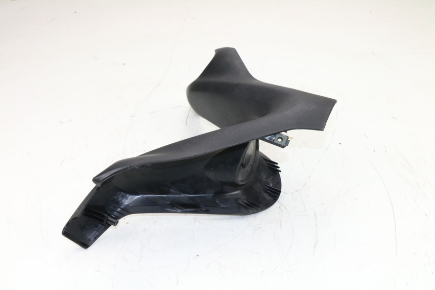 photo de HANDLEBAR COVER FRONT YAMAHA YP MAJESTY 400 (2004 - 2008)