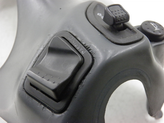 photo de HANDLE BAR PANEL SWITCH PIAGGIO SUPER LX 125 (2000 - 2003)