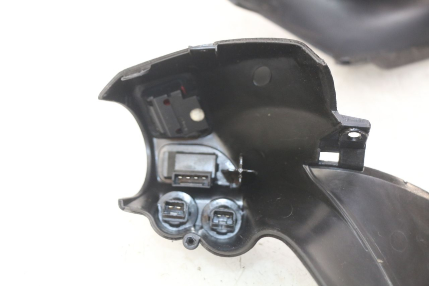 photo de HANDLEBAR SWITCH COVER PIAGGIO XEVO - X EVO 125 (2007 - 2016)