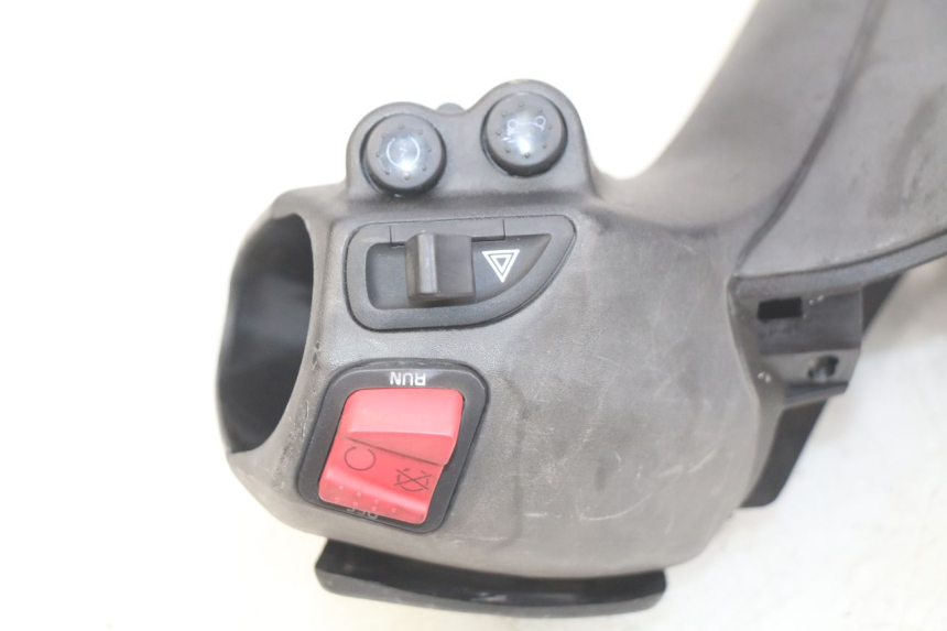 photo de HANDLEBAR SWITCH COVER PIAGGIO XEVO - X EVO 125 (2007 - 2016)