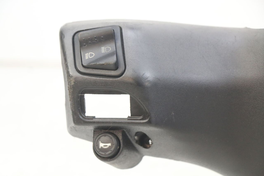 photo de HANDLEBAR SWITCH COVER PIAGGIO ZIP 4T 50 (2018 - 2020)