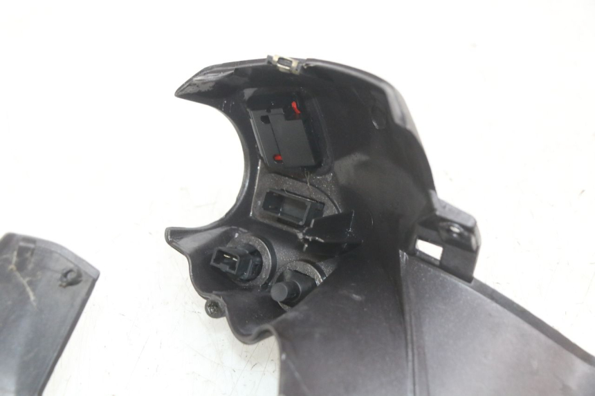 photo de HANDLEBAR COVER PIAGGIO X9 EVOLUTION 125 (2003 - 2007)