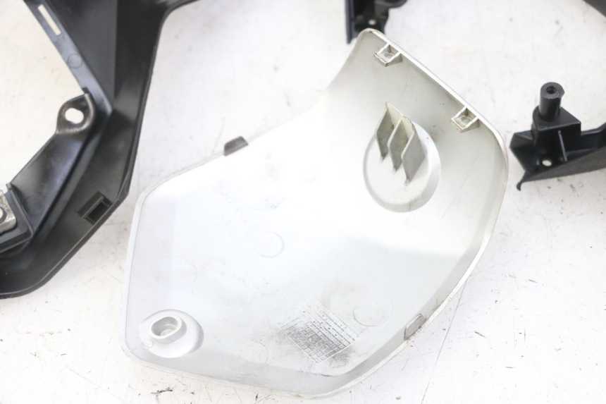 photo de HANDLEBAR COVER YAMAHA X-MAX XMAX 125 (2010 - 2014)