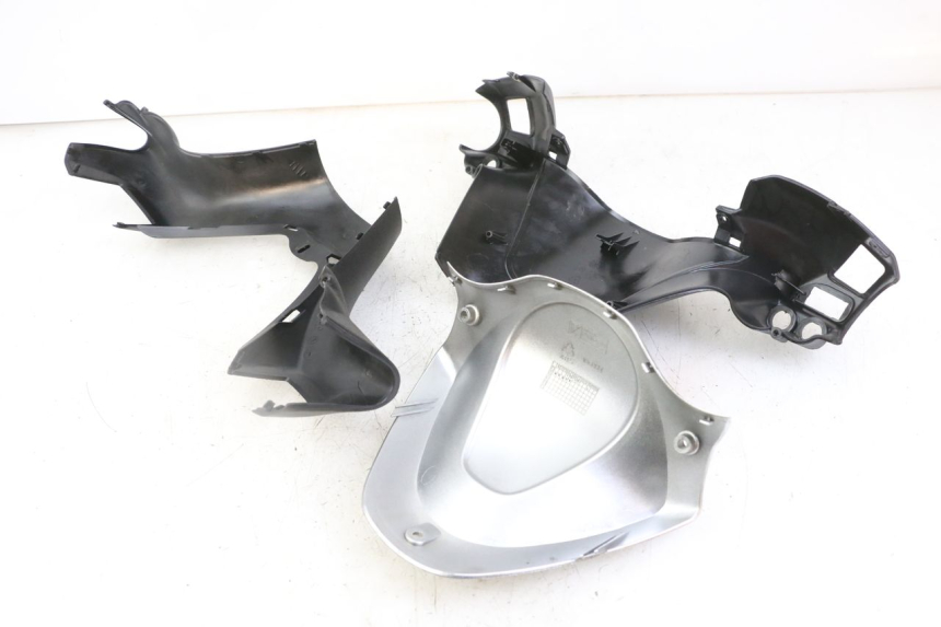 photo de HANDLEBAR COVER PIAGGIO XEVO - X EVO 125 (2007 - 2016) - Component detail