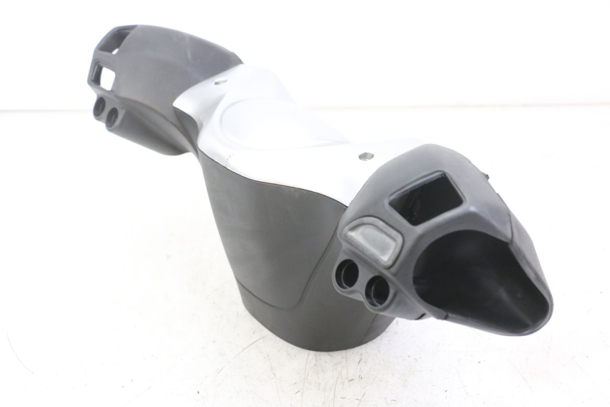 photo de HANDLEBAR COVER PIAGGIO XEVO - X EVO 125 (2007 - 2016) - Fixing points details