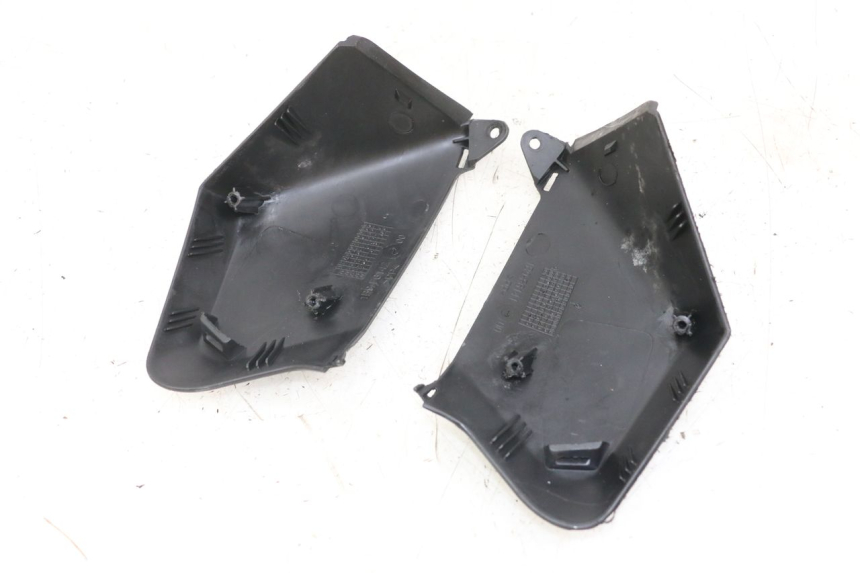 photo de HANDLEBAR COVER YAMAHA X-MAX XMAX 250 (2006 - 2009)