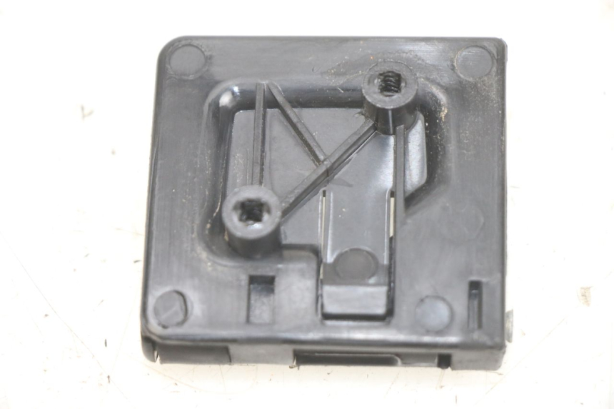 photo de LUGGAGE HOOK APRILIA SXR 50 (2021 - 2023)