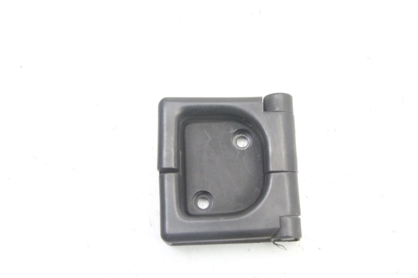 photo de LUGGAGE HOOK PEUGEOT CITYSTAR 125 (2011 - 2017)