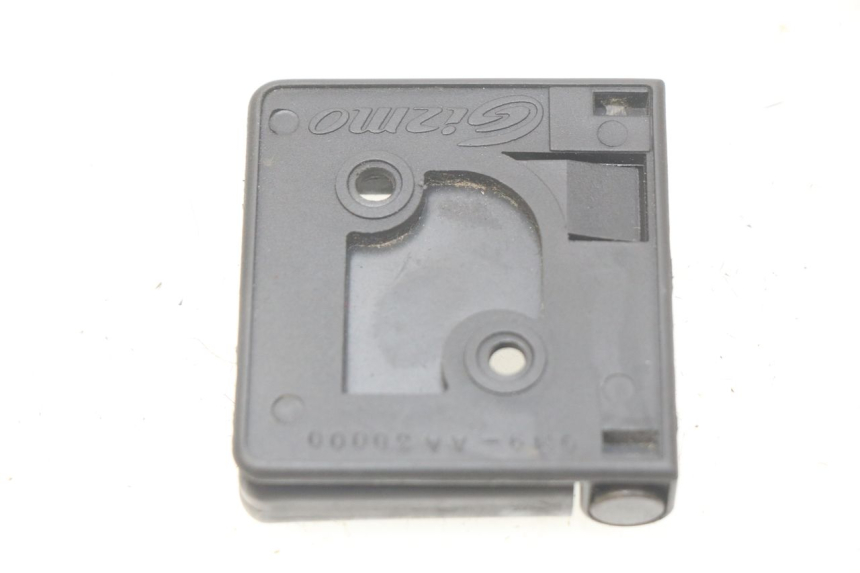 photo de LUGGAGE HOOK PEUGEOT GEOPOLIS 400 (2007 - 2013)