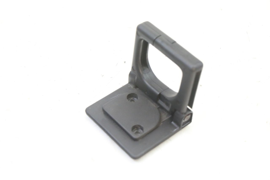 photo de LUGGAGE HOOK PEUGEOT SATELIS COMPRESSOR K15 125 (2006 - 2009)
