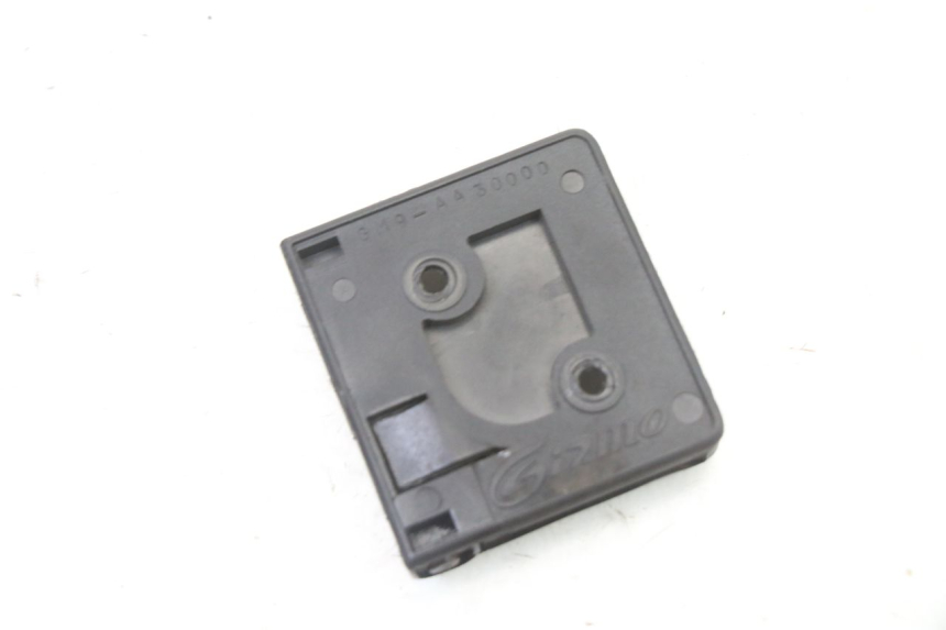 photo de LUGGAGE HOOK PEUGEOT SATELIS COMPRESSOR K15 125 (2006 - 2009)