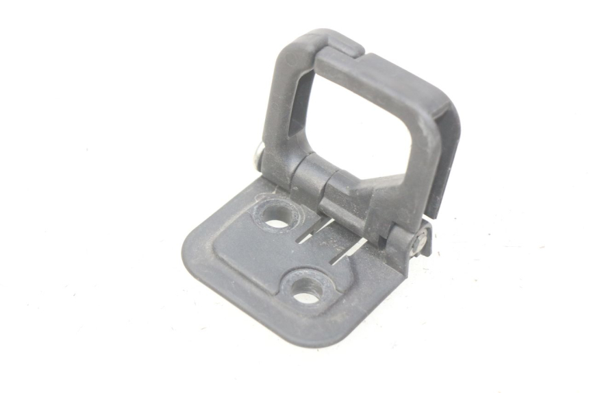 photo de LUGGAGE HOOK SUZUKI SIXTEEN 125 (2008 - 2010)