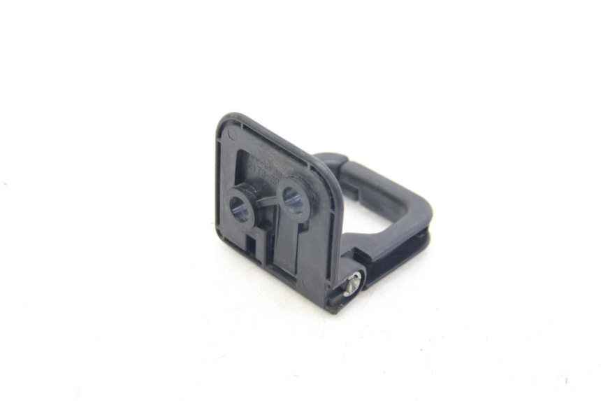 photo de LUGGAGE HOOK SUZUKI SIXTEEN 125 (2008 - 2010)