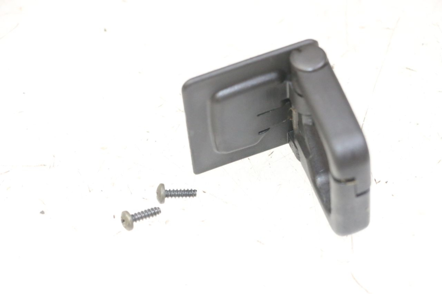 photo de LUGGAGE HOOK APRILIA SXR 50 (2021 - 2023)