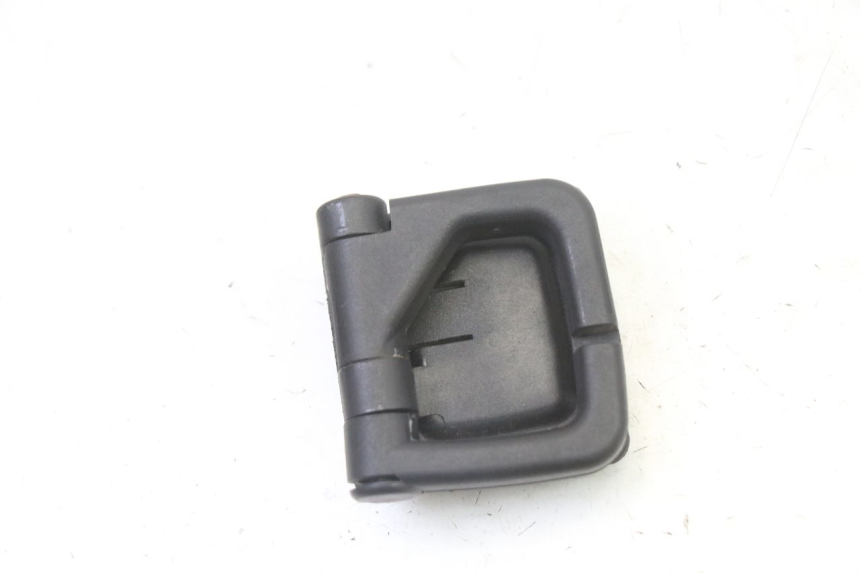photo de LUGGAGE HOOK APRILIA SXR 50 (2021 - 2023)