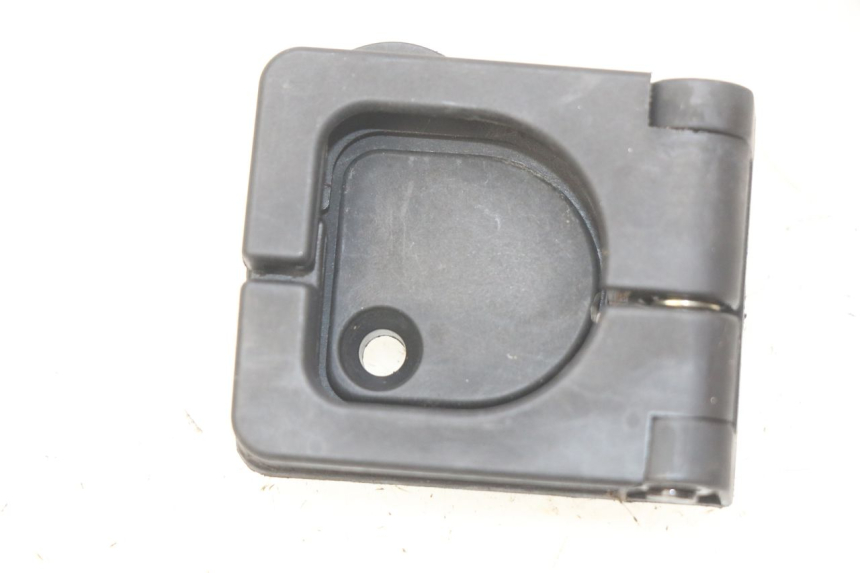 photo de LUGGAGE HOOK PEUGEOT VIVACITY NEW 4T 50 (2008 - 2017)